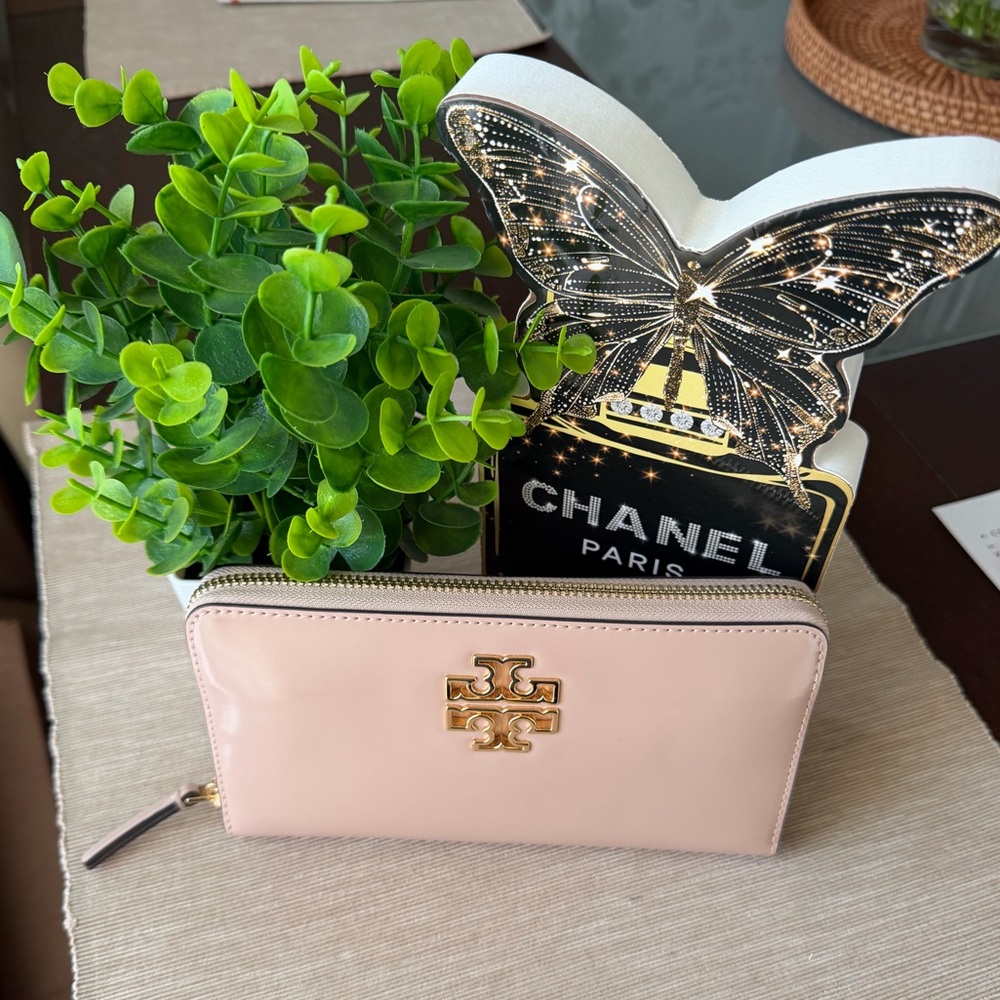 Tory Burch Pale Pink Patent Zip-Around Wallet with Gold Logo